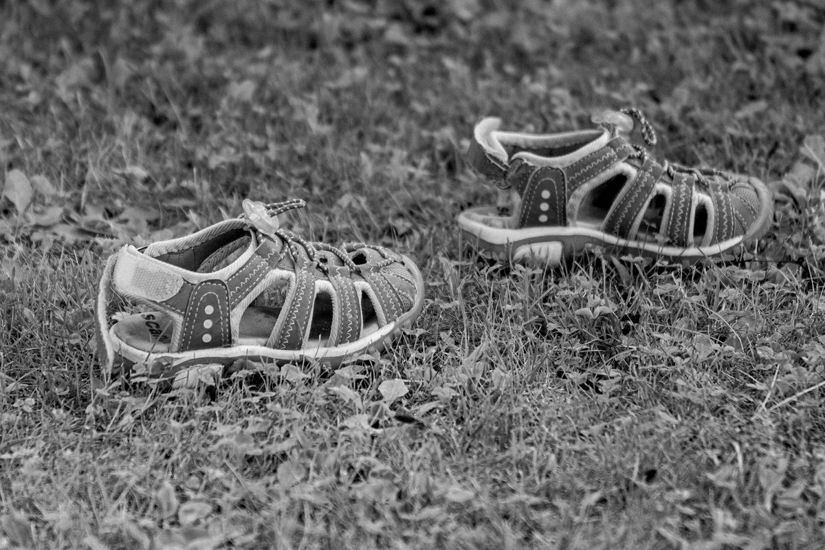 10 Best Sandal Shopify Stores (2026)
