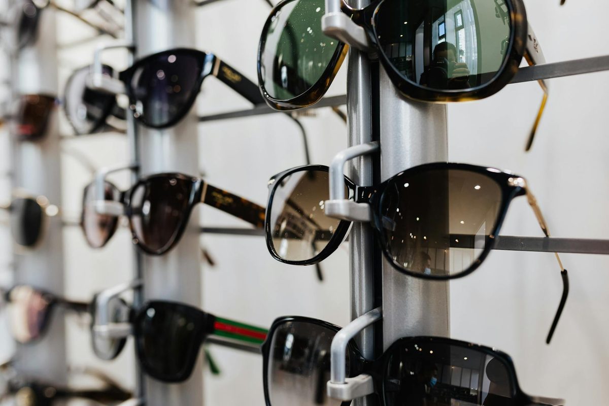 10 Best Sunglasses & Eyewear Shopify Stores (2026)