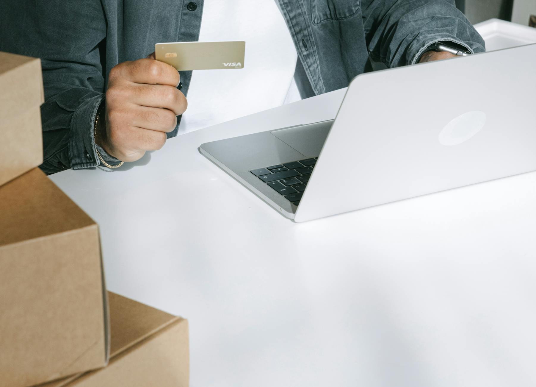 Shopify vs WooCommerce for UK Merchants