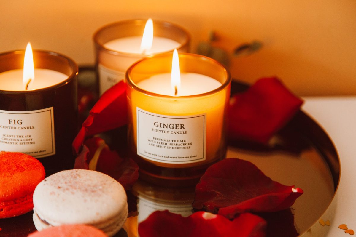 10 Best Candle and Artisan Candle Brand Shopify Stores