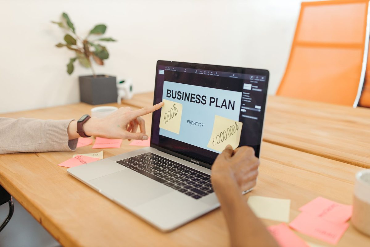 Shopify Plus vs Standard Shopify: Full Feature Comparison